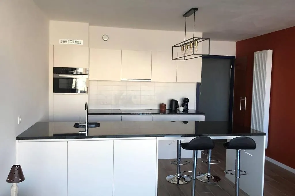 Oostende Luxury Seaview Studio - Large Terrace- Swimming Pool - Parking Apartment 0*, Ostend